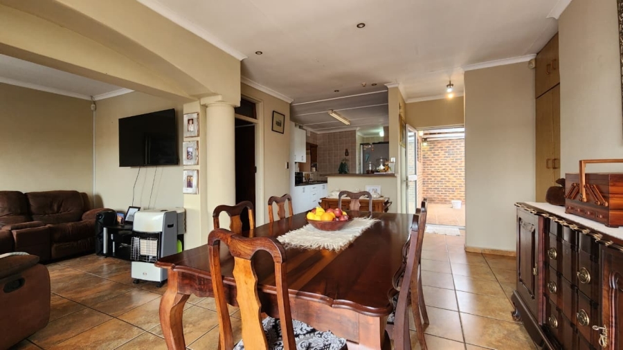 5 Bedroom Property for Sale in Vredenburg Western Cape